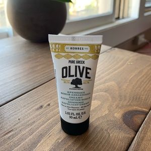 Korres Creamy Exfoliating Scrub